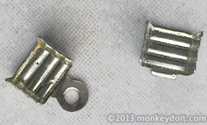 Showing clasp with a circle and a clasp with circle cut off